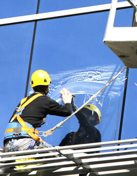 Limpieza de vidrios de altura